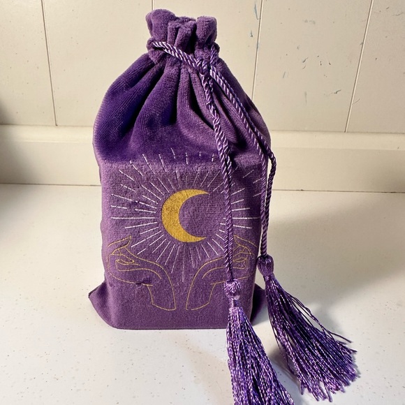 Everyday Tarot Deck with Guidebook and Velvet Bag - Picture 2 of 8